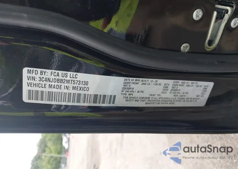 2021 Jeep Compass Altitude 4X4 z USA, uszkodzony, nr VIN 3C4NJDBB2MT573130